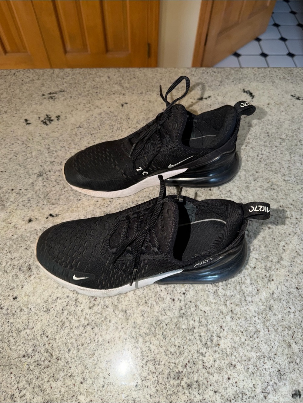 ✨ Nike Air Max 270 Black/White Sneakers | Youth 6.5Y / Women’s 8 | EUC - Picture 6 of 7